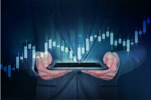 黄金周评：&ldquo;踏浪而来&rdquo;！黄金近9年来冲破1800美元大关 中美关系、中印冲突&ldquo;如鲠在喉&rdquo; 多头2000美元&ldquo;坑位&rdquo;已占好？